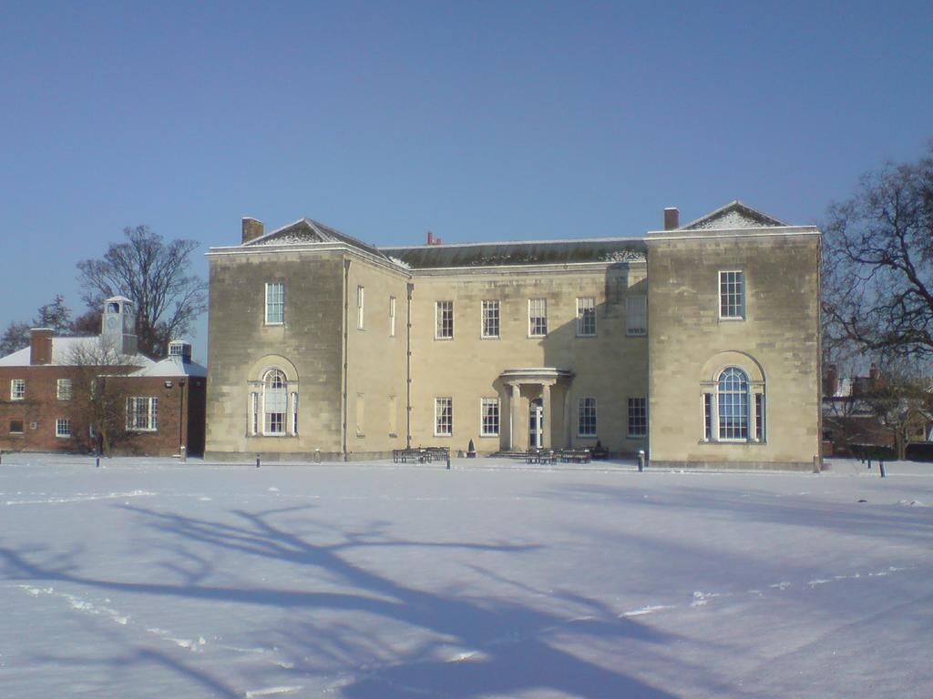 Hitchin Priory Hotel Exterior foto