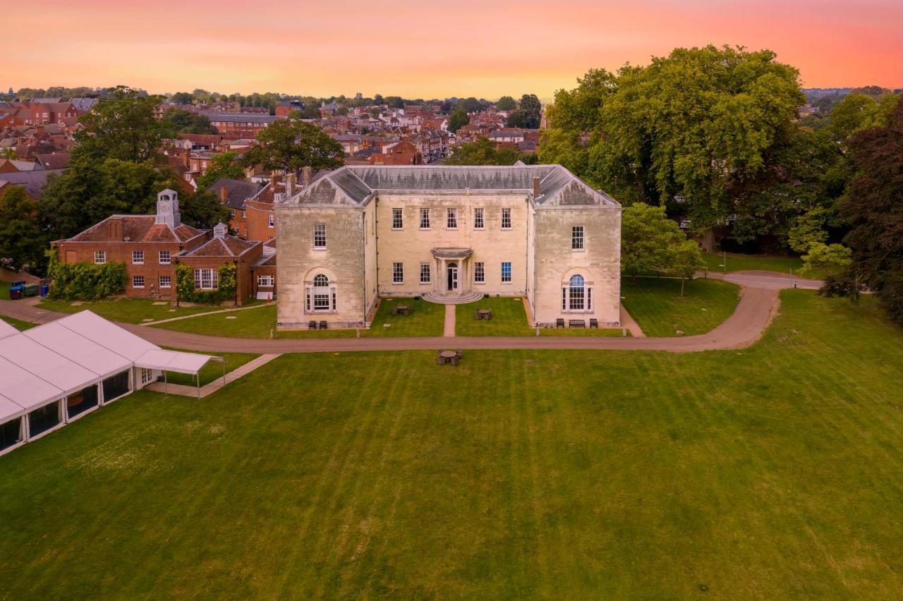 Hitchin Priory Hotel Exterior foto